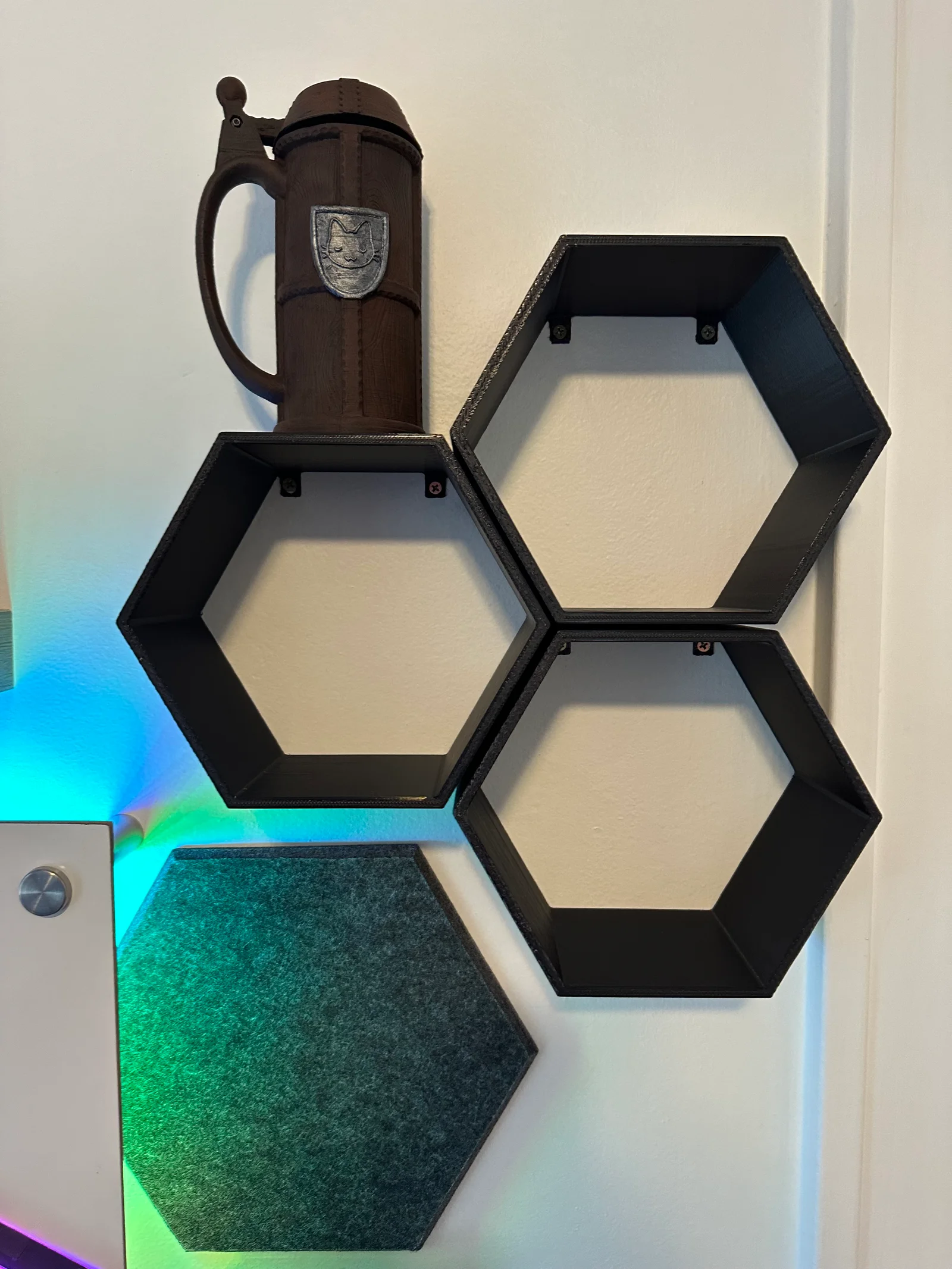 Kệ treo tường lục giác (Hexagon wall shelf) trang trí in 3D… 1