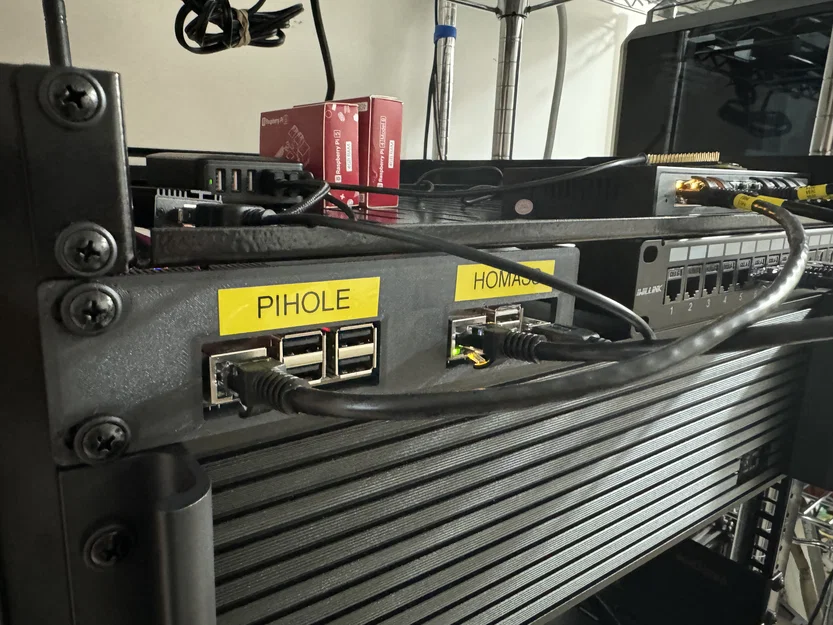 Khung gắn 2 thiết bị Raspberry Pi vào tủ rack 1U tiện lợi - Image 1