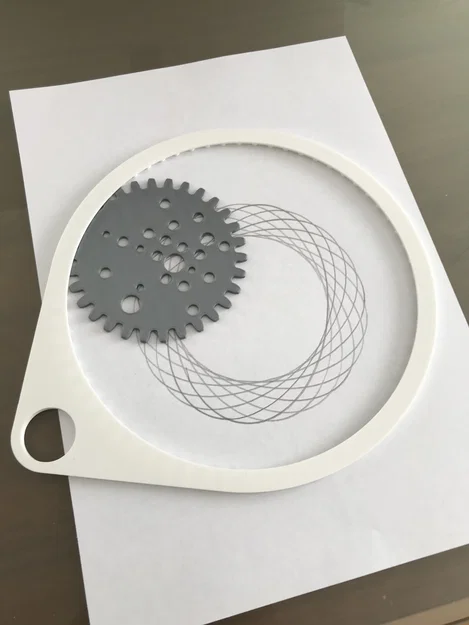 Spiro Toy – Đồ chơi vẽ hình kiểu Spirograph đơn giản - Image 1