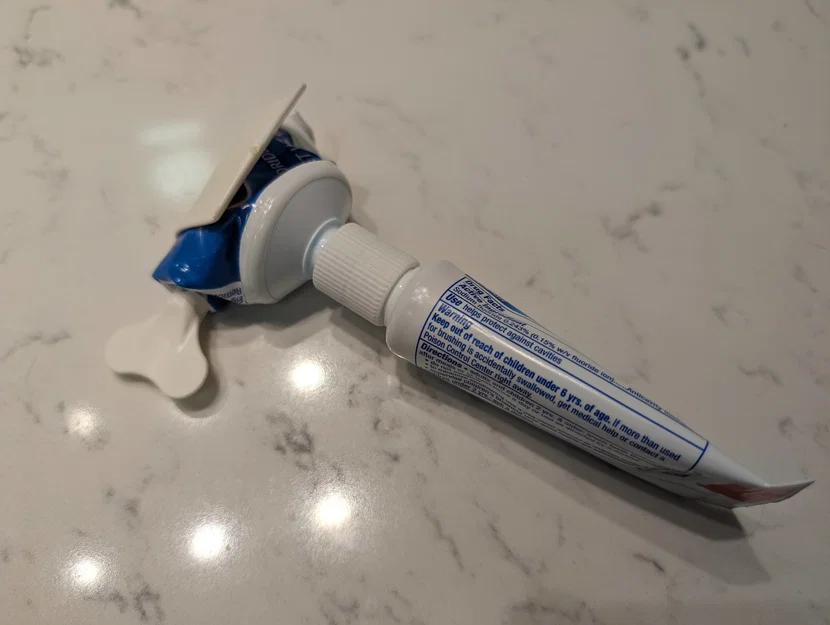 Đầu nối bơm kem đánh răng (Toothpaste Tube Coupler) 3D Printing - Image 1