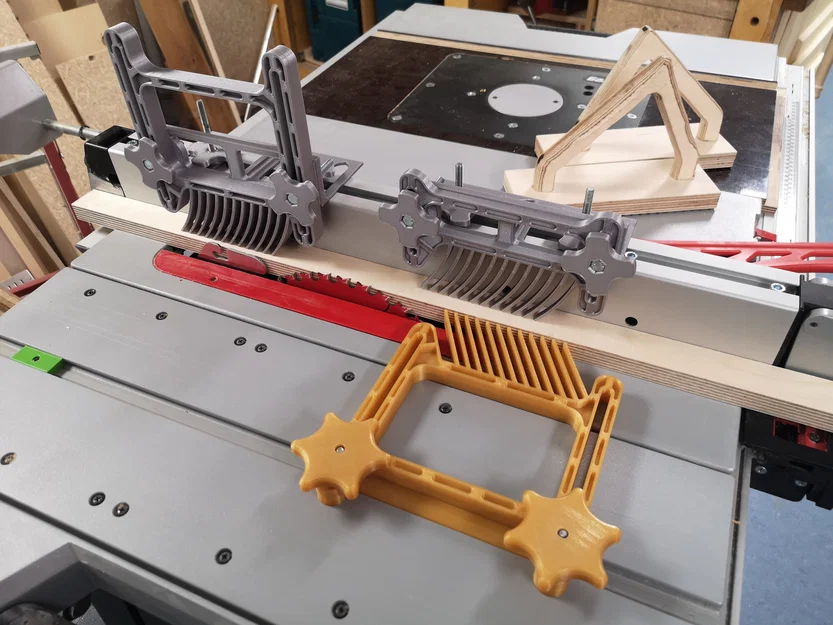 Bosch GTS 10 XC Vertical Featherboard - Image 1