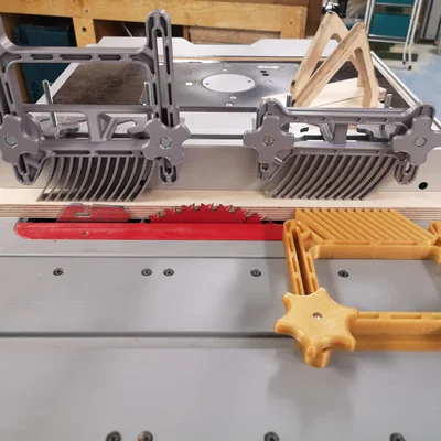 Bosch GTS 10 XC Vertical Featherboard