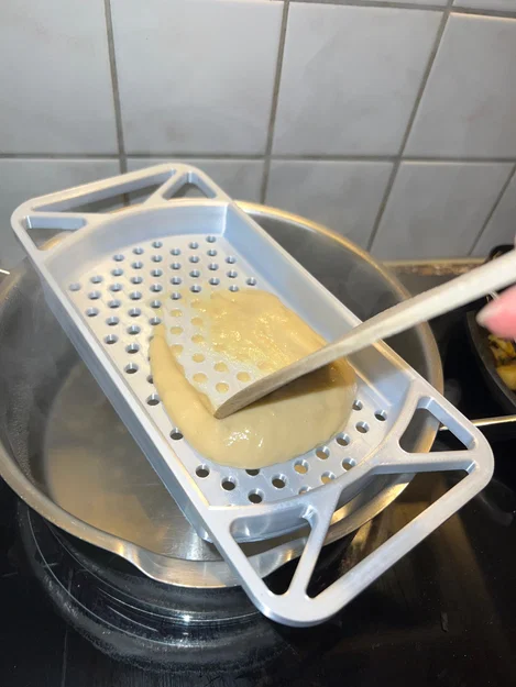 Dụng cụ làm Spaetzle/Spätzli (Spaetzle/Spätzli Maker) - Image 2