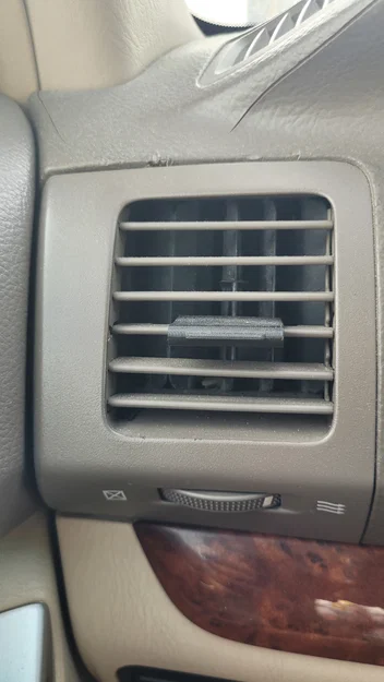 Lẫy khe gió (Vent tab) cho Toyota Prado - Image 1
