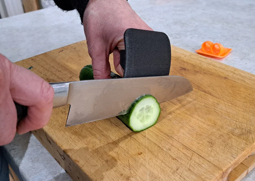 Miếng Chắn Ngón Tay Khi Dùng Dao (Knife Finger Guard) - Image 1