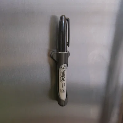 Giá Đỡ Bút Sharpie Gắn Nam Châm Tiện Lợi (Magnetic Sharpie Holder)