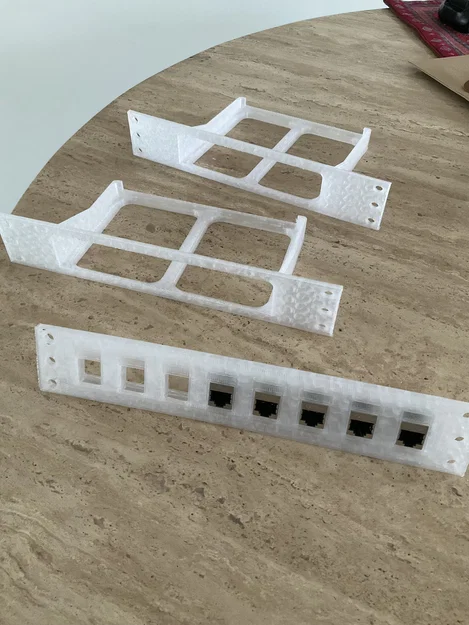 Rack 10" - Panel half rack cho thiết bị network (Unifi/Ubiquiti) - Image 1