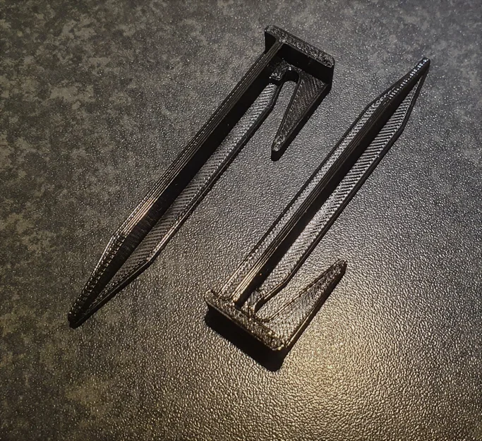 Cọc ghim cố định dây giới hạn cho robot cắt cỏ (Perimeter wire peg) - Image 1