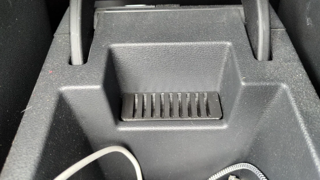 Khay giữ tiền xu thiết kế riêng cho Skoda Octavia 3 - Image 1
