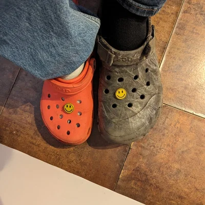 Charm Crocs Mặt Cười (Smiley Face Croc Charm)