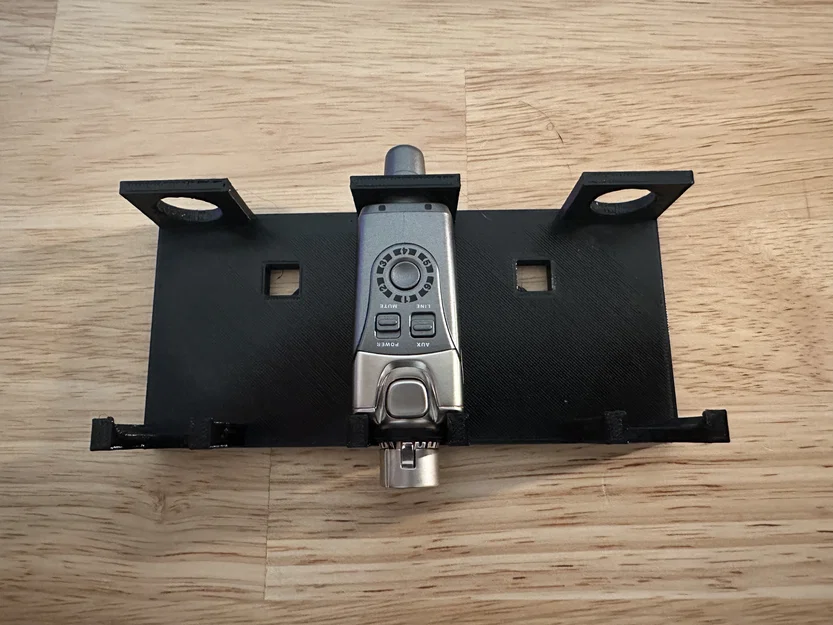 Rack bộ phát In-Ear Monitor Xvive U4 - Image 1
