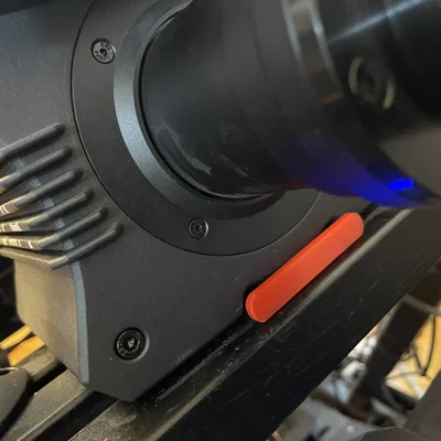 MOZA R9 (v1) - Nút nguồn bật từ phía trước (front extend)