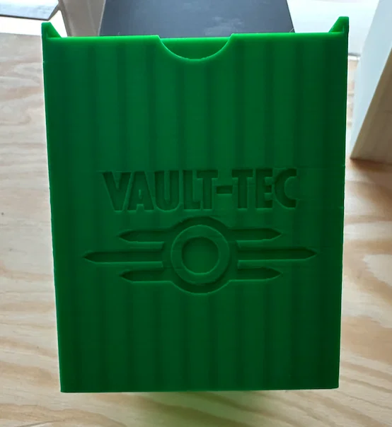 Hộp Deck Commander MtG logo Fallout cho Dragon Shield Matte & Ultra Pro Toploader - Image 1