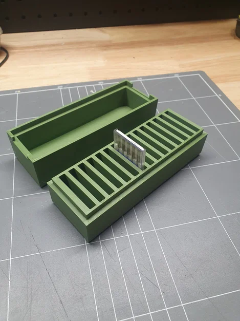 Khay giữ hộp kim máy may (Needle Box Holder) 15 khe có nắp rời - Image 1