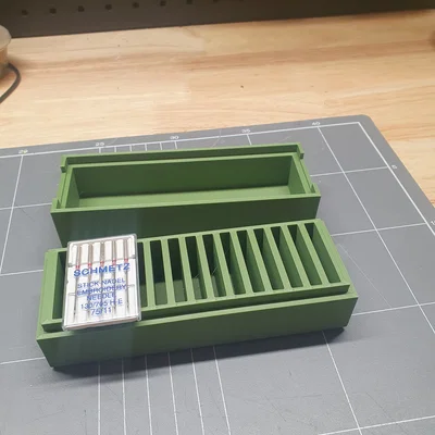 Khay giữ hộp kim máy may (Needle Box Holder) 15 khe có nắp rời