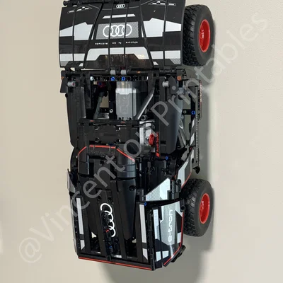 Giá treo tường LEGO Technic Audi RS Q e-tron 42160