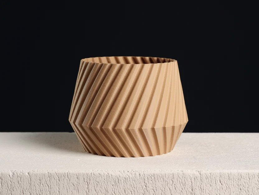 Chậu Cây Hình Học – Vase Mode & Shelled (Hoạ Tiết Sọc Xoắn) - Image 1