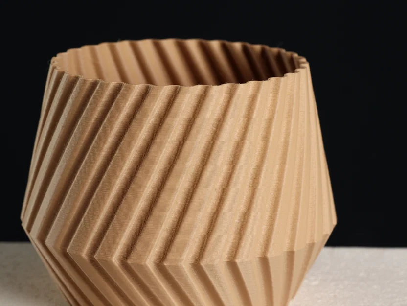 Chậu Cây Hình Học – Vase Mode & Shelled (Hoạ Tiết Sọc Xoắn) - Image 2