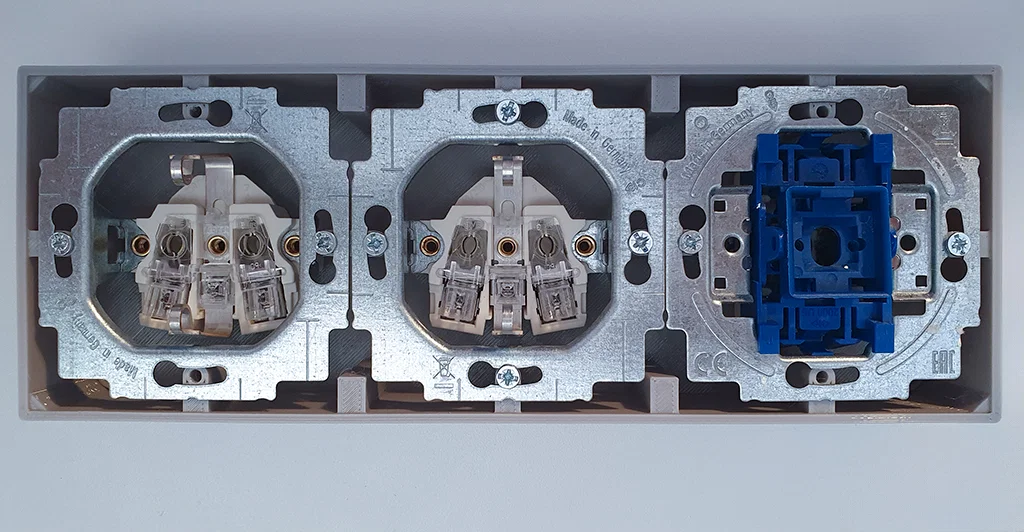 Ổ cắm gắn nổi Busch Jaeger (Surface-mounted sockets) - Image 6