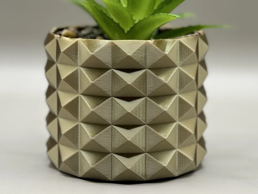 Chậu Cây Vintage Họa Tiết Kim Tự Tháp – Vase Mode Planter - Image 1