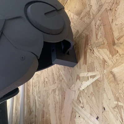 Giá treo tường mũ cosplay