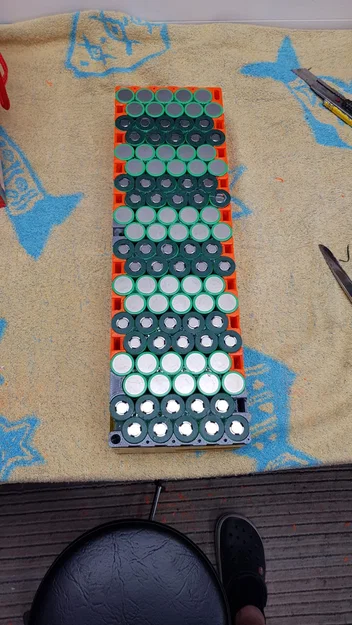 Spacer cell 21700 và cable guide - Image 1