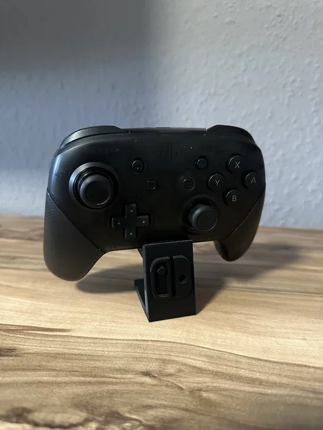 Chân đế trưng bày tay cầm Nintendo Switch Pro (3D Print) - Image 1