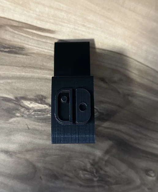 Chân đế trưng bày tay cầm Nintendo Switch Pro (3D Print) - Image 3