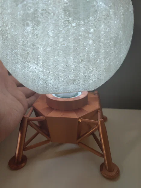 Đế lunar lander cho đèn Moon Lamp - Image 10
