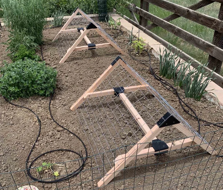 Bracket giàn leo vườn rau (Vegetable Garden Trellis Brackets) - Image 1