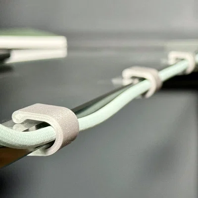 Kẹp giữ dây cáp tiện lợi cho bàn làm việc - Phụ kiện in 3D hữu ích