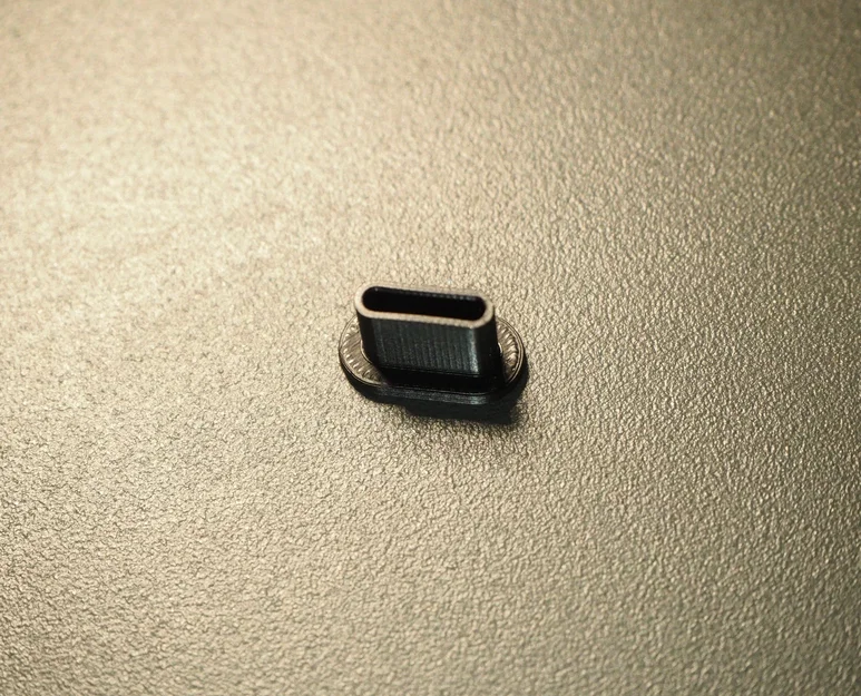 Nắp đậy chống bụi cổng sạc USB-C 3D siêu nhỏ gọn và tiện lợi - Image 3
