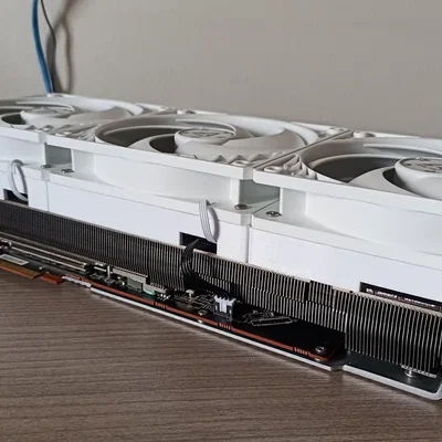Mod Shroud XFX Merc 310 RX79000XT(X) cho quạt 120mm
