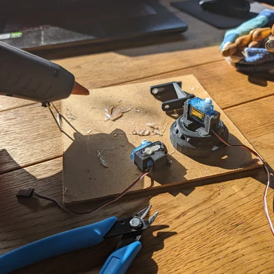 Tay servo gắn Pi Camera cho OctoPrint