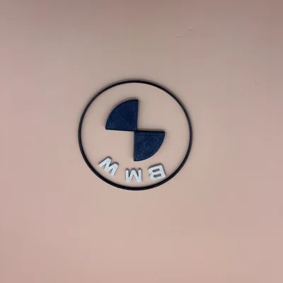 Bảng “BMW Parking Only” (Chỉ đậu xe BMW)