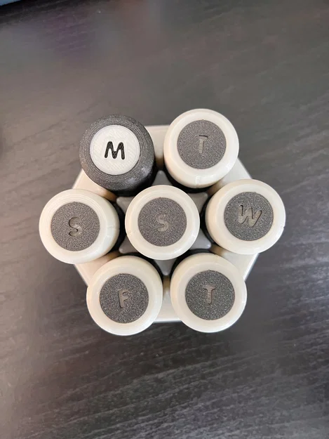 Pill Pods: Khay 7 ngày + Thẻ chữ cái - Image 1