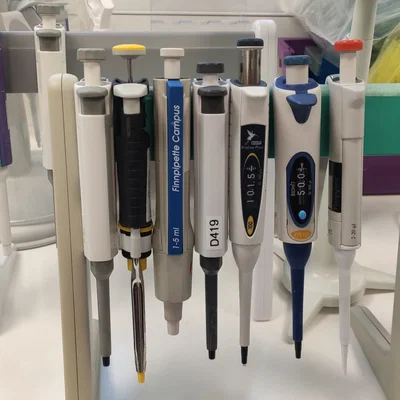 Giá Đỡ Pipette Universal