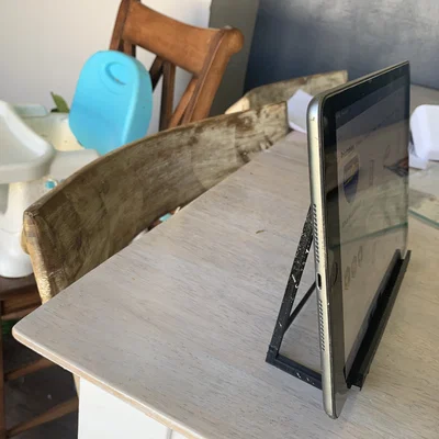 Giá đỡ iPad dạng Kit Card - Thiết kế thông minh, dễ dàng tháo lắp