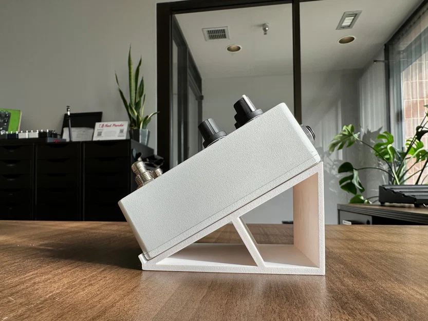 Kệ để pedal guitar Red Panda - Image 2