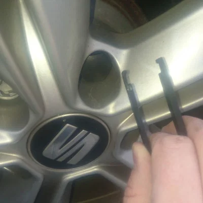 Dụng cụ tháo nắp chụp đai ốc bánh xe Seat VW