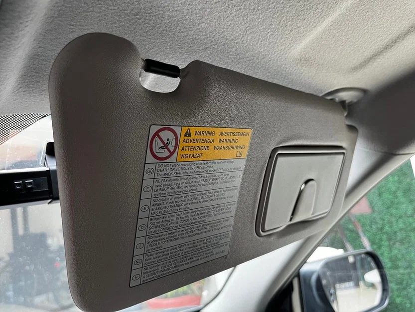 Kẹp giữ sun visor cho Suzuki Grand Vitara (Sun Visor Clip) - Image 2
