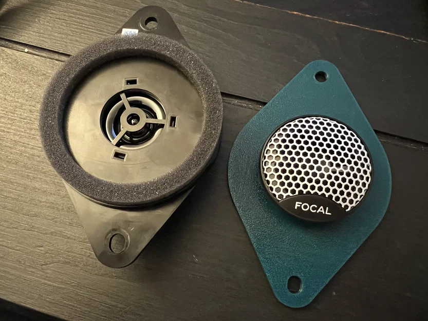 Ngàm gắn tweeter góc taplo Subaru Outback 2021+ (Dash Corner Tweeter Mounting Bracket) - Image 1