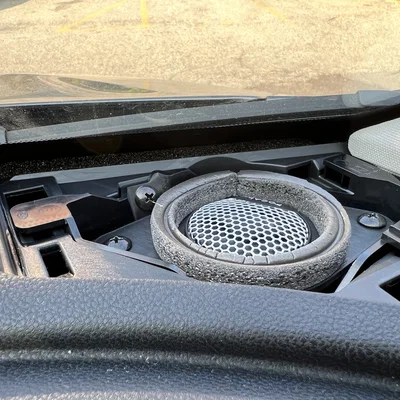 Ngàm gắn tweeter góc taplo Subaru Outback 2021+ (Dash Corner Tweeter Mounting Bracket)