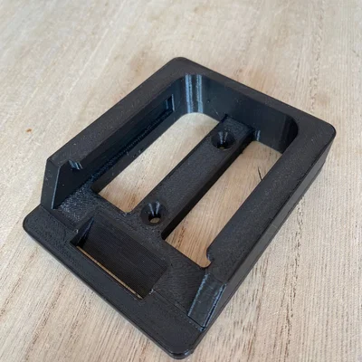 Giá treo pin Makita 18V LXT gắn tường