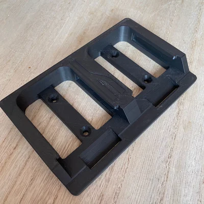 Giá treo pin Makita 18V LXT gắn tường