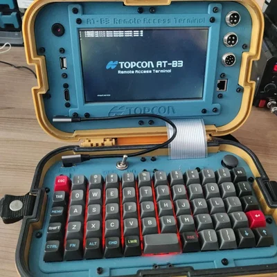 AT-B3 cyberdeck – Cyberdeck trong vali Topcon AT-B3