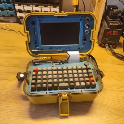 AT-B3 cyberdeck – Cyberdeck trong vali Topcon AT-B3