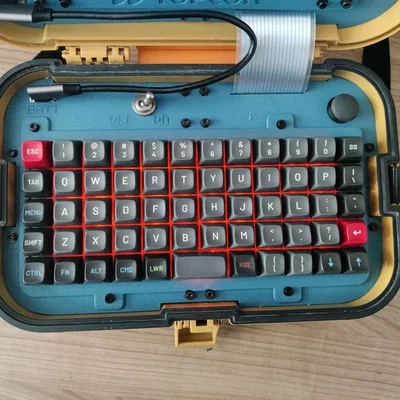 AT-B3 cyberdeck – Cyberdeck trong vali Topcon AT-B3