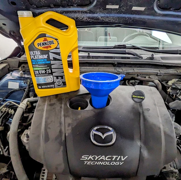 Phễu châm dầu cho Mazda 3 Skyactiv khi thay nhớt - Image 1