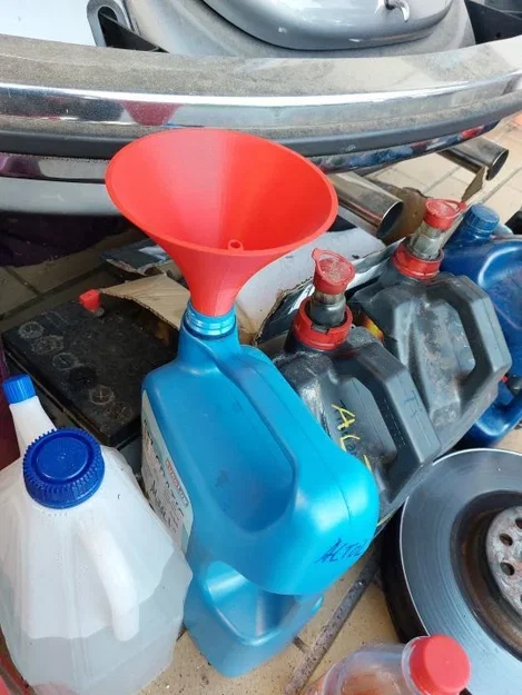 Phễu thay dầu nhớt chuyên dụng có lỗ thông hơi (Oil Canister Funnel) - Image 2